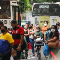 O uso de máscaras foi flexibilizado em todo o Pará devido ao avanço da vacinação e condição de queda de casos. Porém, a Fiocruz alerta para a tendência de alta.