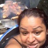 Jozieli Lima viralizou ao postar vídeo tomando banho em caixa d'água e fazendo churrasco