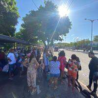 Desde cedo a fila para pegar um ônibus para Mosqueiro se formou em São Brás. A Prefeitura de Belém garante o reforço da frota.