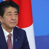 Shinzo Abe foi morto com dois tiros nas costas