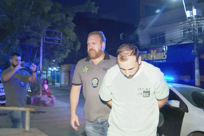 Giovanni Quintella Bezerra foi preso pela delegada B?rbara Lomba, da Delegacia de Atendimento ? Mulher de S?o Jo?o de Meriti Giovanni Quintella Bezerra foi preso pela delegada B?rbara Lomba, da Delegacia de Atendimento ? Mulher de S?o Jo?o de Meriti