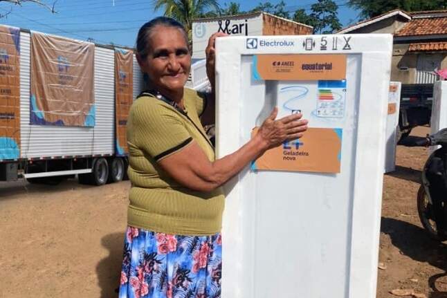 Para ter acesso a qualquer um dos serviços, o cliente deve apresentar RG e CPF do titular da conta contrato e a última conta de energia