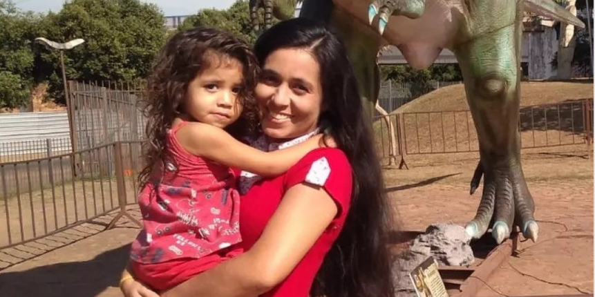 Verniel bevel Diakritisch Mãe mata filha de 3 anos e corta o pescoço do filho adolescente | Brasil |  O Liberal