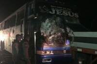 Ônibus de uma organizada do Remo ficou destruído na Região Metropolitana de João Pessoa