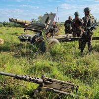 Em uma área rural, foi possível realizar os tiros com Obuseiros, armamentos da Artilharia de Campanha Leve do Exército Brasileiro