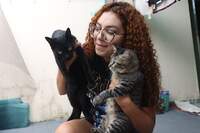 Victória Gomes é uma das catovers do Pará e cuida de dois pets