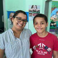 Márcia dos Santos , dona de casa, com o filho Hygor; pouca informação