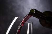 O vinho pode ser aliado da saúde cardiovascular, mas deve-se evitar excessos