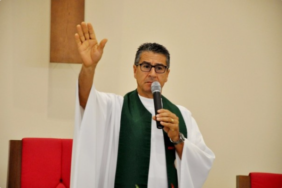 Padre &eacute; encontrado morto com sinais de viol&ecirc;ncia em igreja de Curitiba;  pol&iacute;cia investiga o caso | Brasil | O Liberal