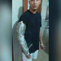 Emiliano Ferreira Neto tentou despistar os policiais, dizendo que estava com o braço quebrado, mas foi preso em flagrante