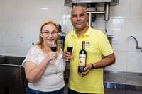 O vinho de açaí de Célia e Natan Sousa já conquista paladares fora do estado e no exterior
