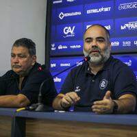 Fábio Bentes (ao centro) é o presidente atual do Clube do Remo