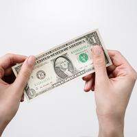 O dólar está mais barato para quem busca comprar a moeda americana