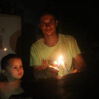 Walmor Chaves: velas para iluminar a casa em Tailândia
