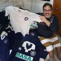 Igor Moraes e sua extensa coleção de camisas oficiais do Leão Azul