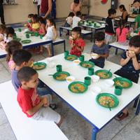 No CREI Professor Orlando Bitar, crianças dispõem de alimentação saudável