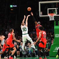 No dia 5 de outubro, Toronto Raptors venceram Boston Celtics por 125 a 119