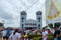 Centenas aguardam a chegada da imagem peregrina de Nazaré em Marabá