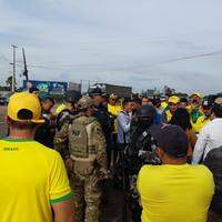 Polícia Rodoviária Federal negociam liberação de vias com manifestantes nas rodovias do Estado
