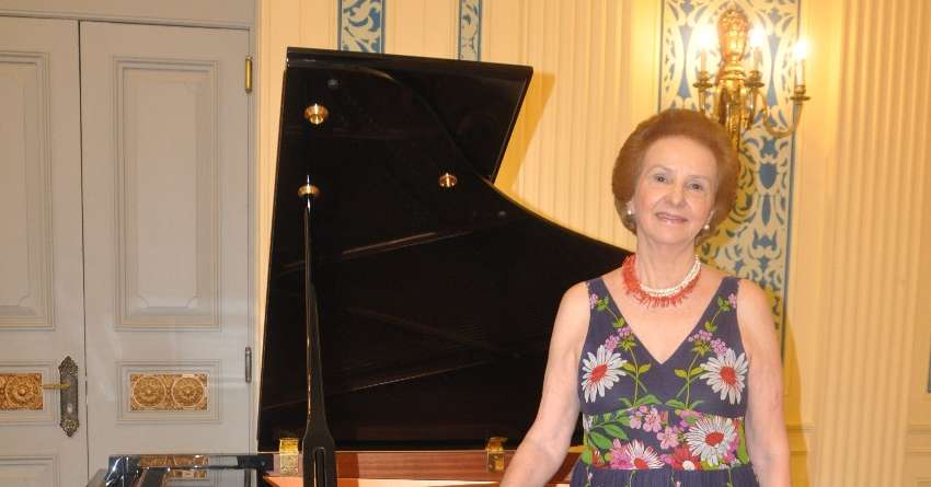 Pianista Maria Helena Andrade lança CD 'Miscelânea brasileira' no Santo ...
