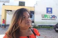 A autônoma Patrícia Brito lamenta ter que mexer no orçamento para buscar atendimento longe de casa, em Icoaraci.
