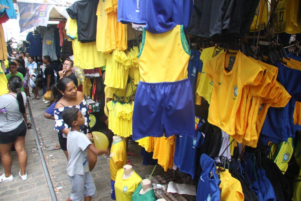Comércio em Sinop deverá ter horário especial em dias de jogos do Brasil na  Copa