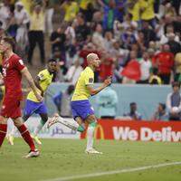Richarlison marcou os dois gols do Brasil na estreia na Copa do Mundo de 2022