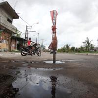 Buiraco na Bernardo Sayão coloca em risco condutores de veículos