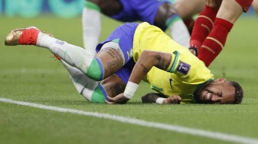 Neymar teve oito lesões e jogou o equivalente a 66 partidas desde a última Copa do Mundo