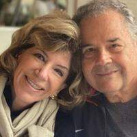 Marcello Bronstein, médico e marido da apresentadora Silvia Poppovic faleceu na manhã desta sexta-feira, 25.