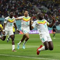 Senegal ficou com a segunda vaga do grupo A ao vencer o Equador