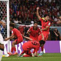 Jogador Kim Young-Gwon da seleção da Coreia do Sul comemora o seu gol, durante a partida entre Coreia do Sul e Portugal, jogo pela 3ª rodada do Grupo H da Copa do Mundo FIFA Qatar 2022
