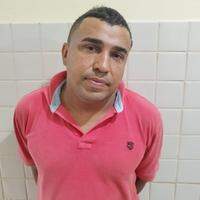 Manoel foi encontrado com R$ 252 em espécie, 23 “petecas” de crack, dois pacotes de cocaína e dois aparelhos celulares