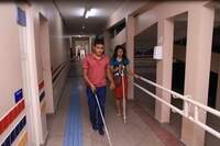 No Dia Nacional do Cego, estudantes demonstram as potencialidades dos deficientes visuais