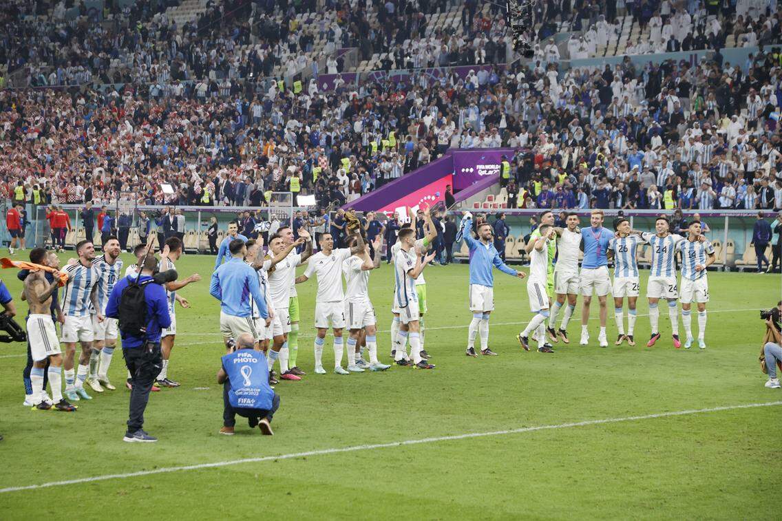 Argentina goleia a Croácia e vai à final da Copa do Mundo do Catar