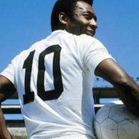 Pelé vestiu a camisa 10 do Santos durante toda a carreira