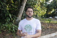 Murilo Rocha criou a página 'Júlia Seffer por amor' e mobilizou esforços em prol do verde no conjunto