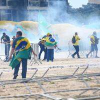 A polícia prendeu 170 pessoas por participação na invasão de Brasília