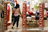 Consumidores aproveitam liquidação de começo de ano nos shopping centers