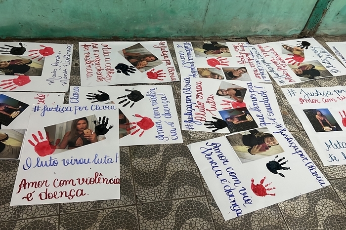 Familiares e amigos confeccionaram cartazes para a caminhada que pede justiça para a morte de Clívia Viana.