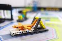 Robôs montados por alunos utilizam a tecnologia LEGO