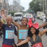 Família comemorando aprovação no bairro do Guamá.