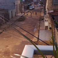 rua sem pavimentação no Bengui