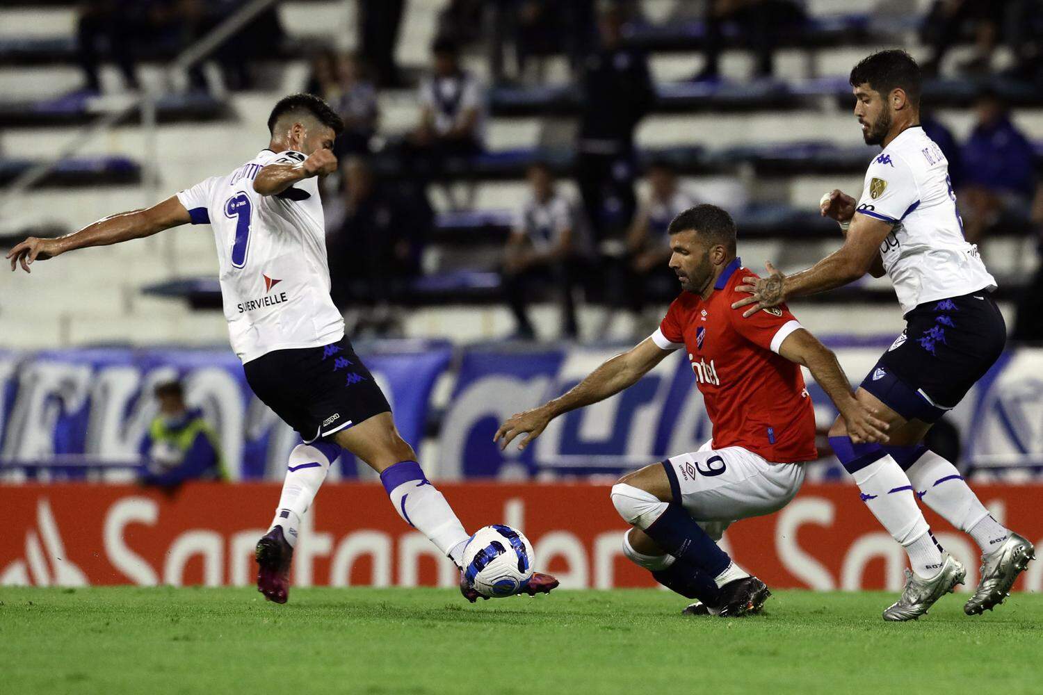 Tigre vs Vélez Sársfield: A Thrilling Encounter on the Football Pitch