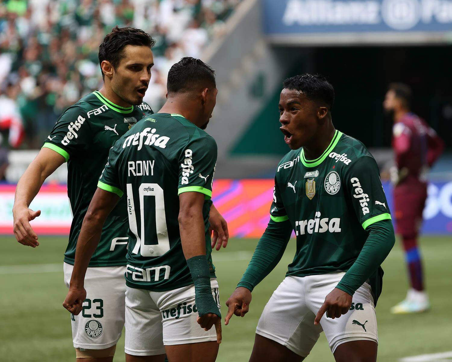 Palmeiras pode perder Rony e mais quatro jogadores para 2023 - Rádio Clube  do Pará