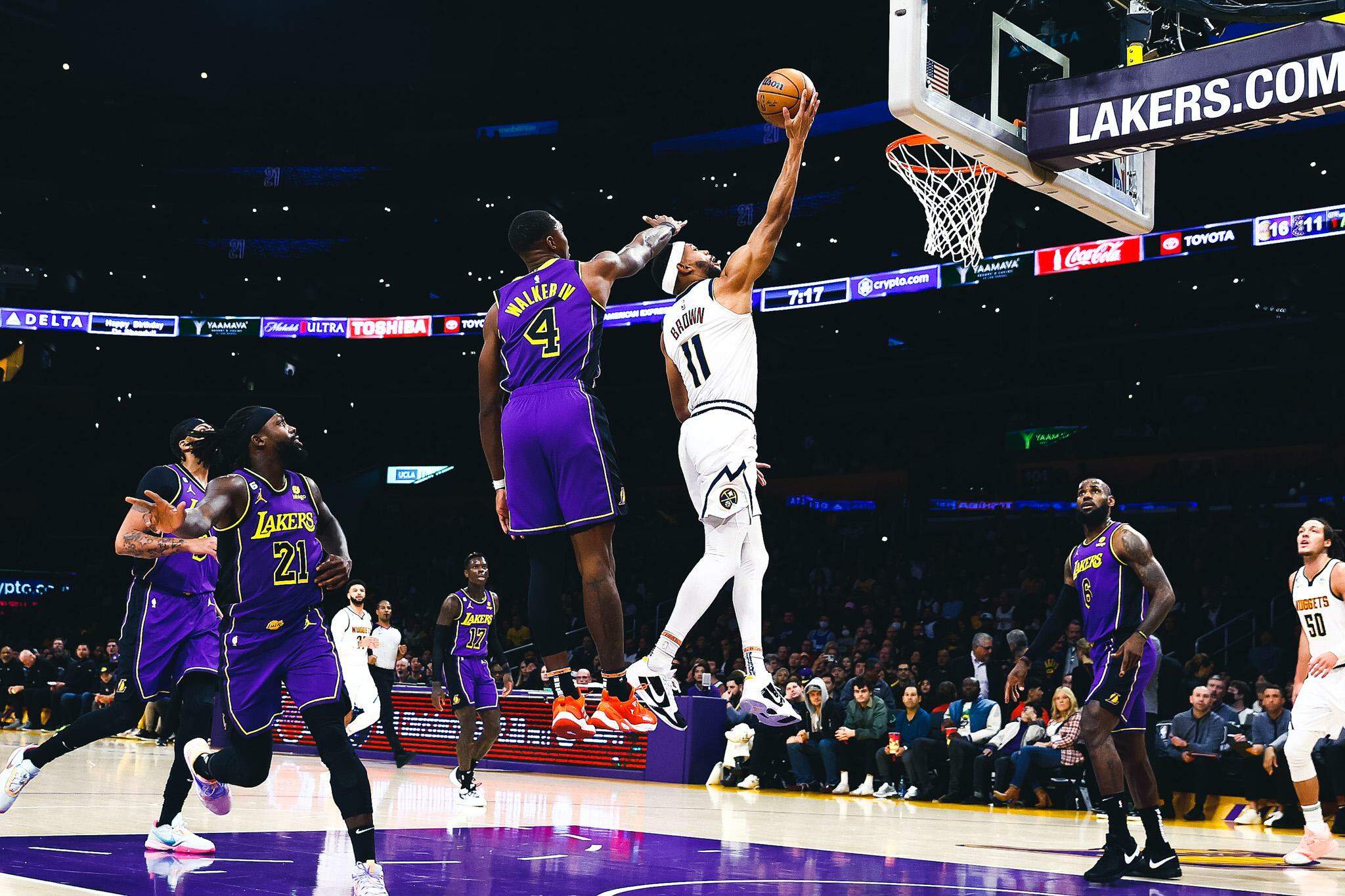 Clientes Vivo vão assistir a jogos da NBA ao vivo em realidade