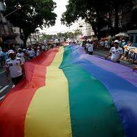 Violência contra público LGBT, homofobia deve virar crime