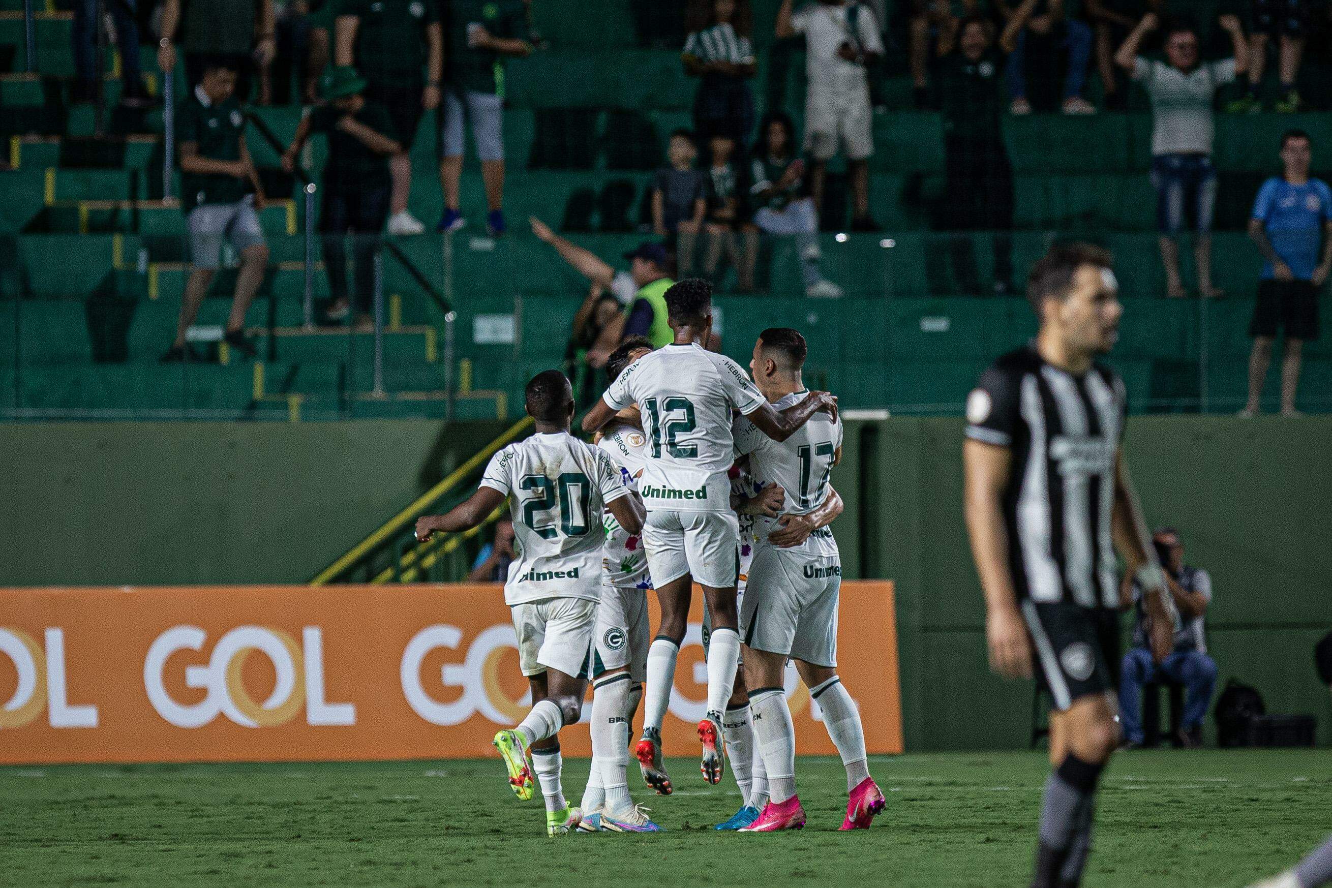 Corinthians 1 x 1 Goiás; Verdão sai na frente, mas cede empate