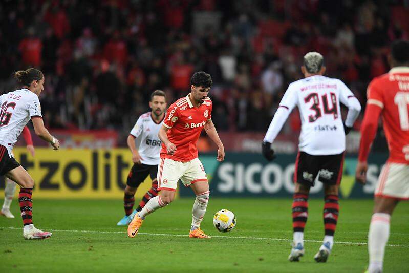 Jogos de futebol hoje, domingo, 21; onde assistir ao vivo e horários