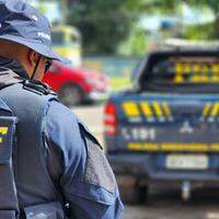 O motorista do ônibus e quatro passageiros foram encaminhados à Polícia Civil de Castanhal para prestarem esclarecimentos, em tese, por tráfico de drogas.